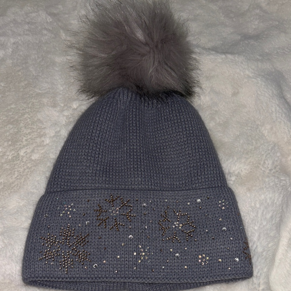 Embellished Gray Pom-Pom Knit Beanie
